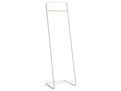 Bílý kovový stojací věšák Yamazaki Tower II. 140 cm