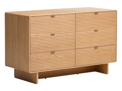 Dubová komoda Kave Home Norlen 120 x 50 cm
